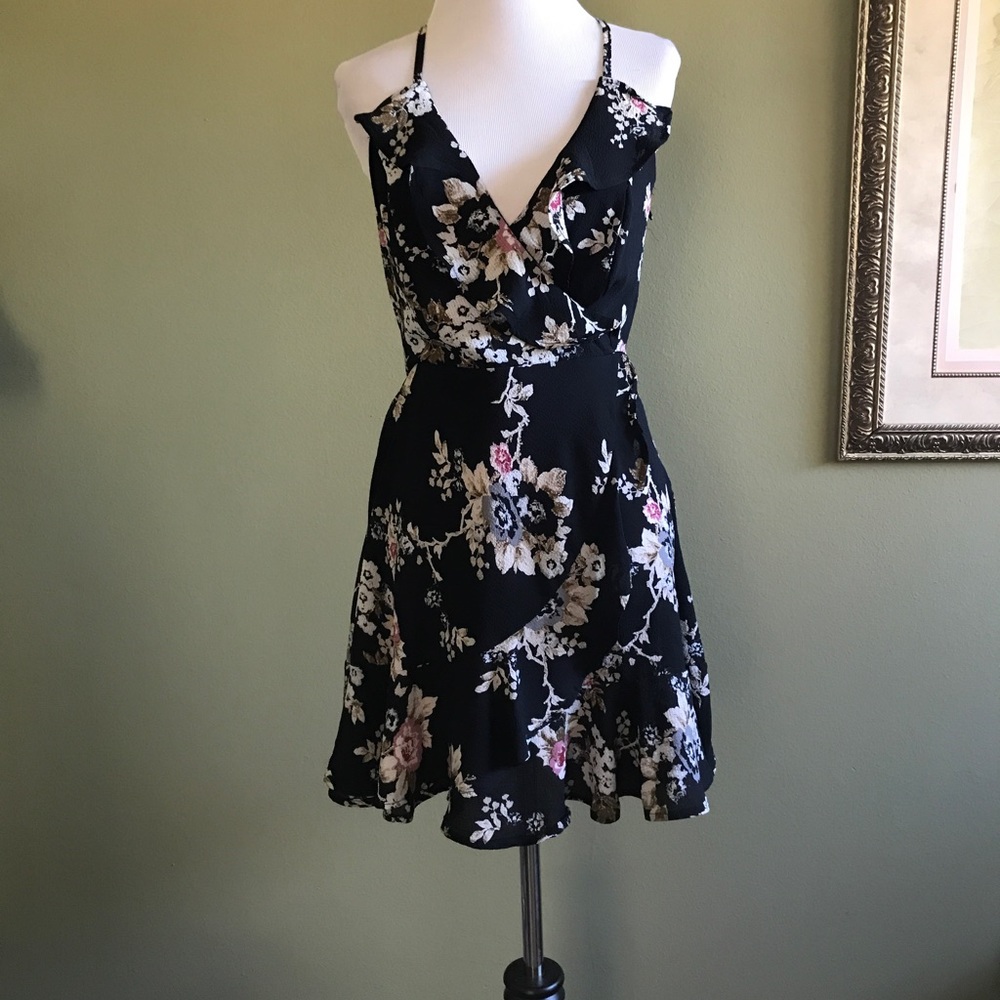 Moiety Black Floral Sleeveless Ruffle Drawstring size S/P dress.